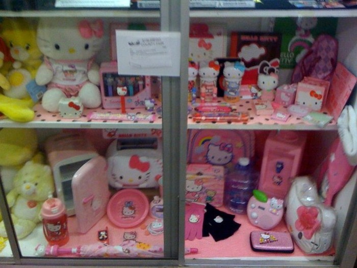 My Hello Kitty collection in the fair. I got thrid place! 