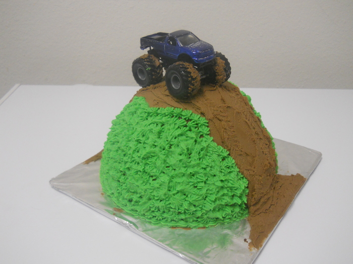 My little man's mud mountain cake I made for his 2nd birthday!