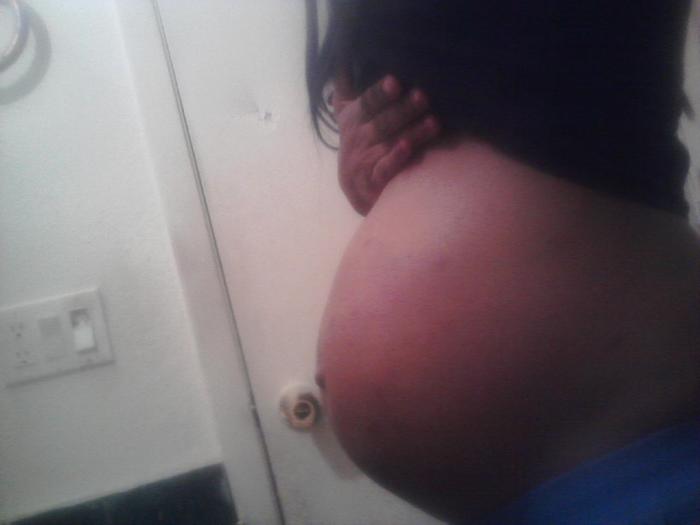 he was pressing against that side of of the pic. 28weeks and 6days