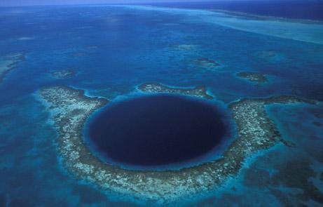 The blue hole of Belize