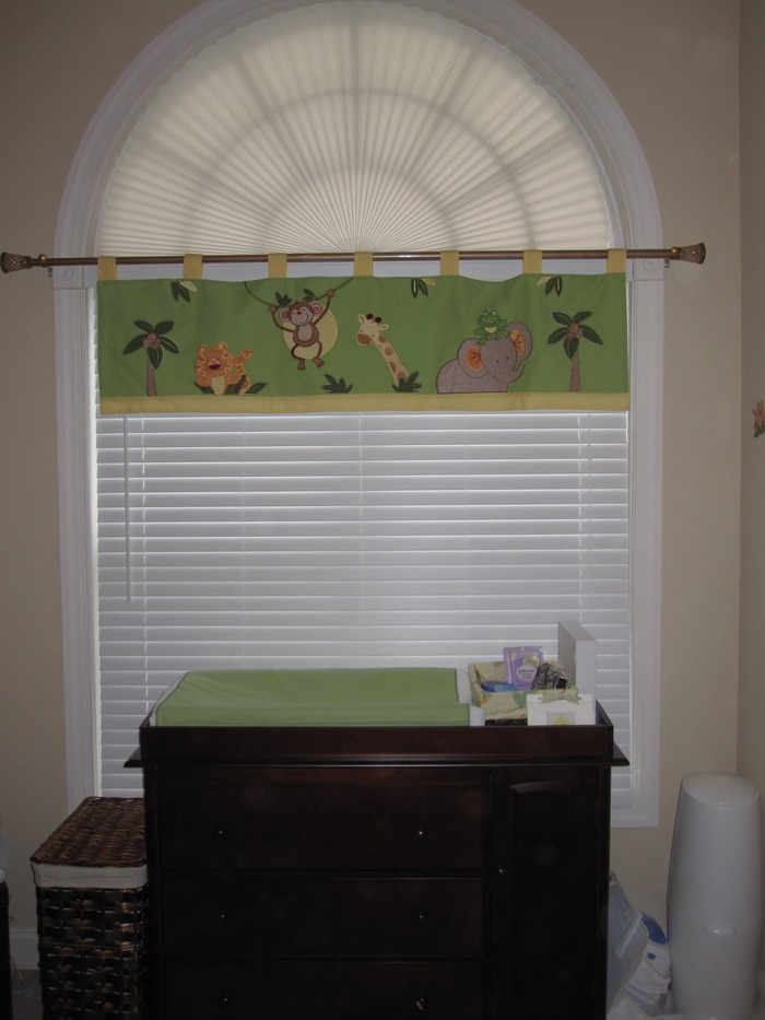 I have to order another valance...I wasn't thinking lol