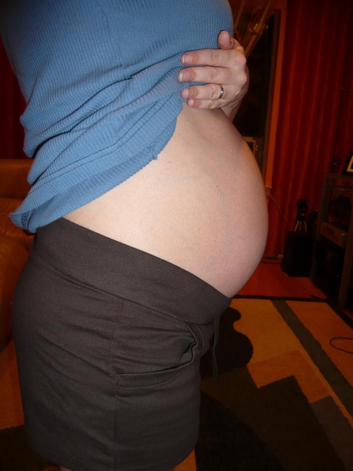 my twin belly at 20 weeks (4.5 months)