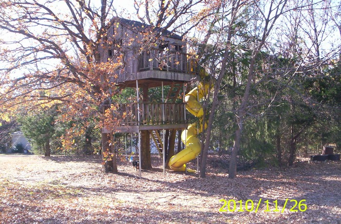 tree house at the lake house!!