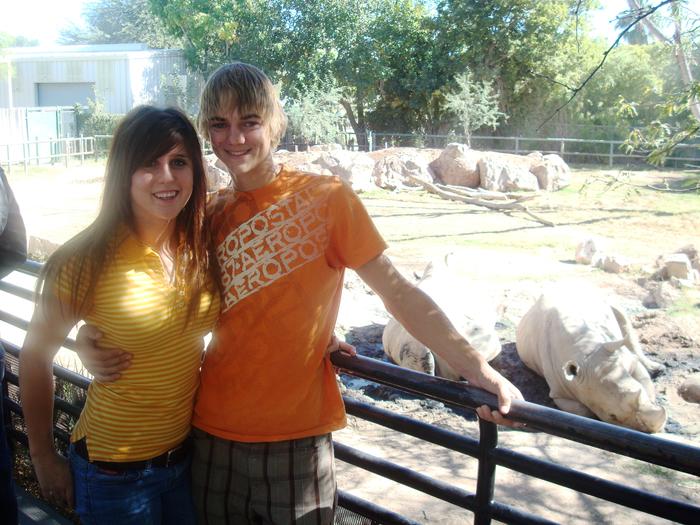 Logan and Courtney lovin' the zoo!