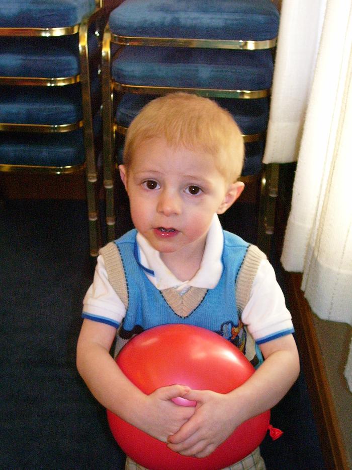 Gabriel and his balloon